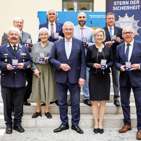 Gruppenfoto mit Geehrten